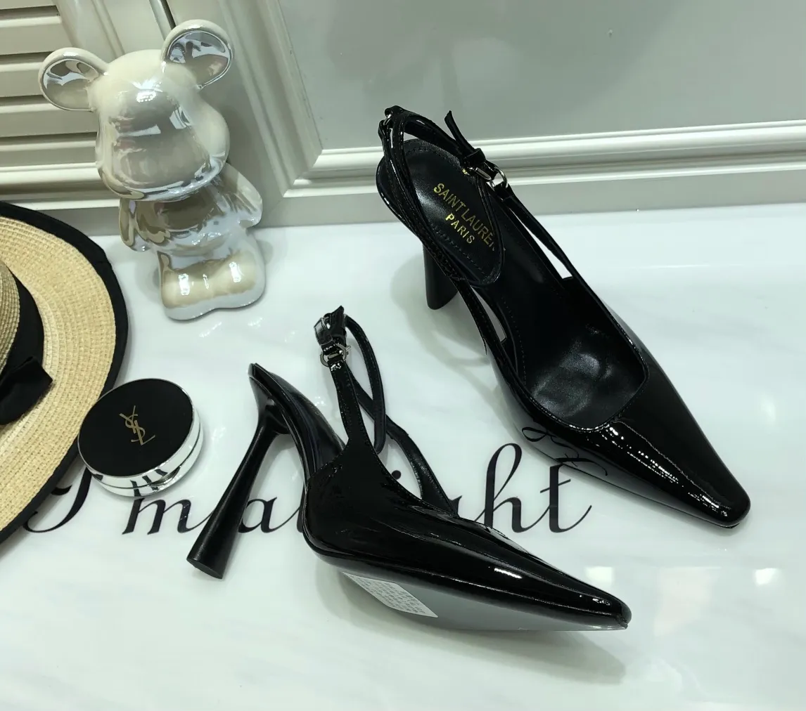 👟👟Ex-factory price 560👟👟 Top quality Saint Laurent/Yves Saint Laurent 2024 spring and summer new style👠Small square toe high heels of the same style as Rose. The layered leather high heels are very good at modifying the foot shape. In recent years, SLP has become more and more understanding of women in high heels. ysl beautiful high heels 👠Number of yards: 35-40 (41 customized, non-returnable) Upper: open edge beaded cowhide/patent leather, lining Imported sheepskin lining, sole: genuine leather outsole, heel height: 10cm (heel imported from Italy)
